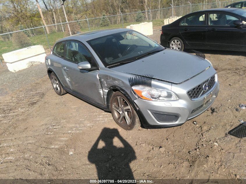2013 VOLVO C30 T5 - YV1672MK7D2309370