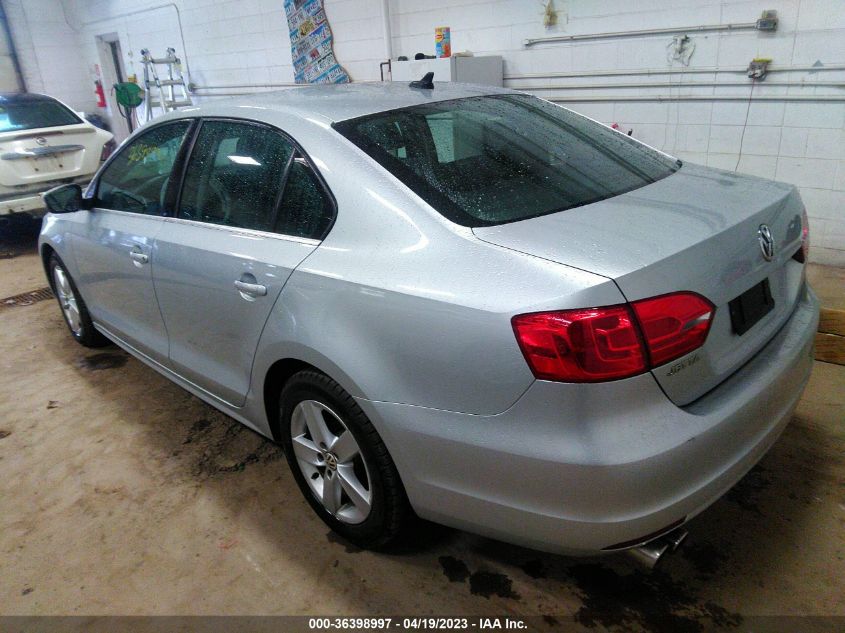 2013 VOLKSWAGEN JETTA SEDAN TDI - 3VW3L7AJ8DM443078