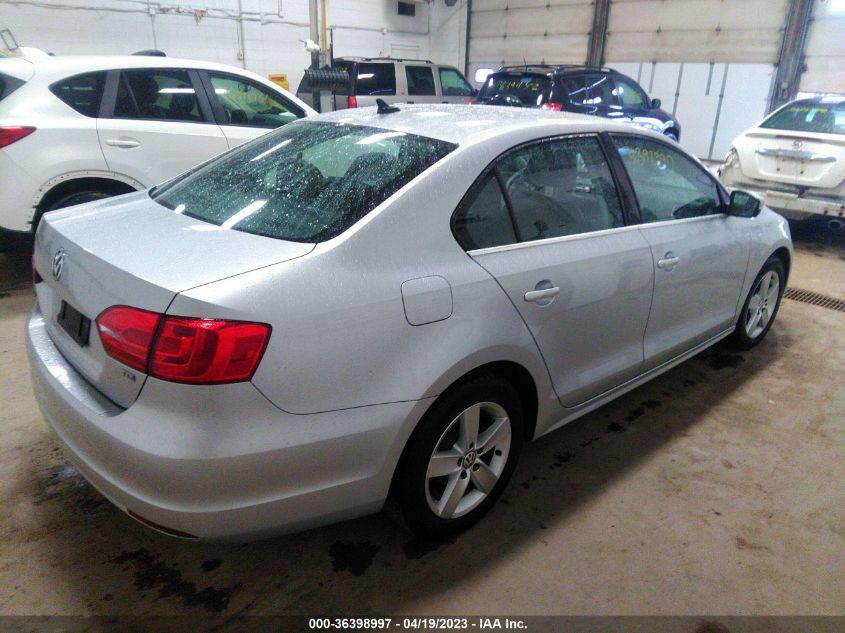 2013 VOLKSWAGEN JETTA SEDAN TDI - 3VW3L7AJ8DM443078