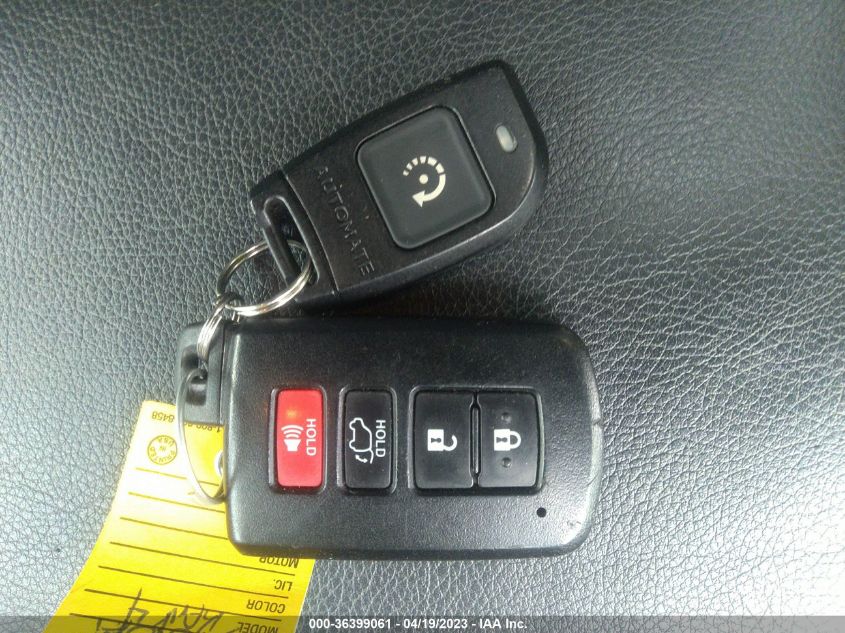 2018 TOYOTA RAV4 SE - JTMJFREV6JD232396