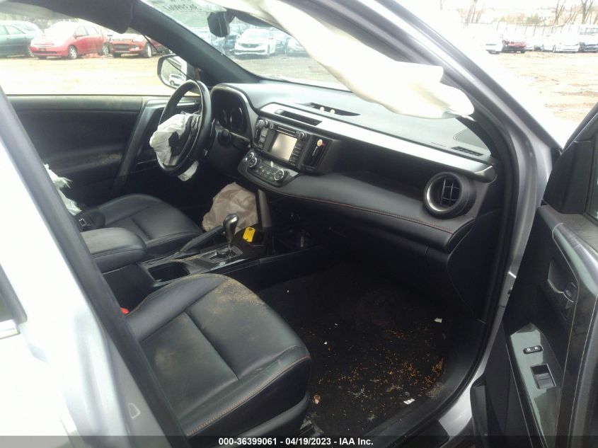 2018 TOYOTA RAV4 SE - JTMJFREV6JD232396