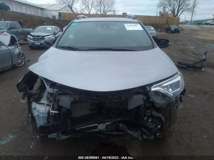 2018 TOYOTA RAV4 SE - JTMJFREV6JD232396