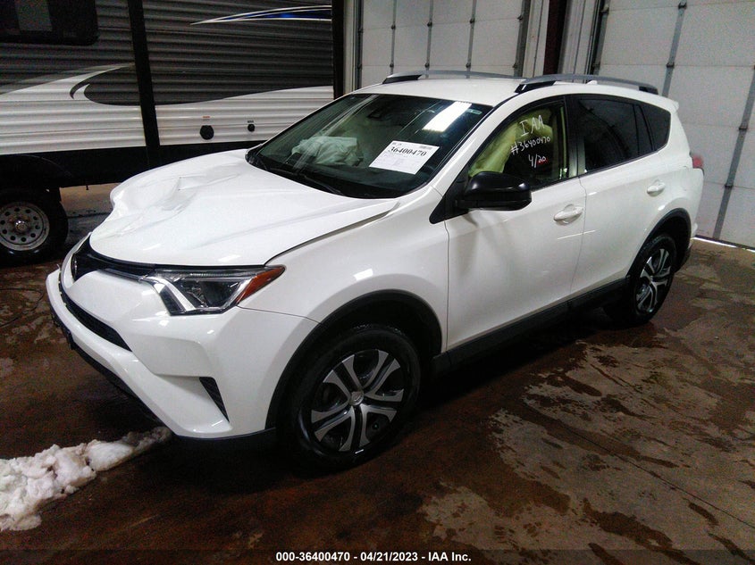 VIN JTMBFREV0HJ118457 2017 TOYOTA RAV4 LE