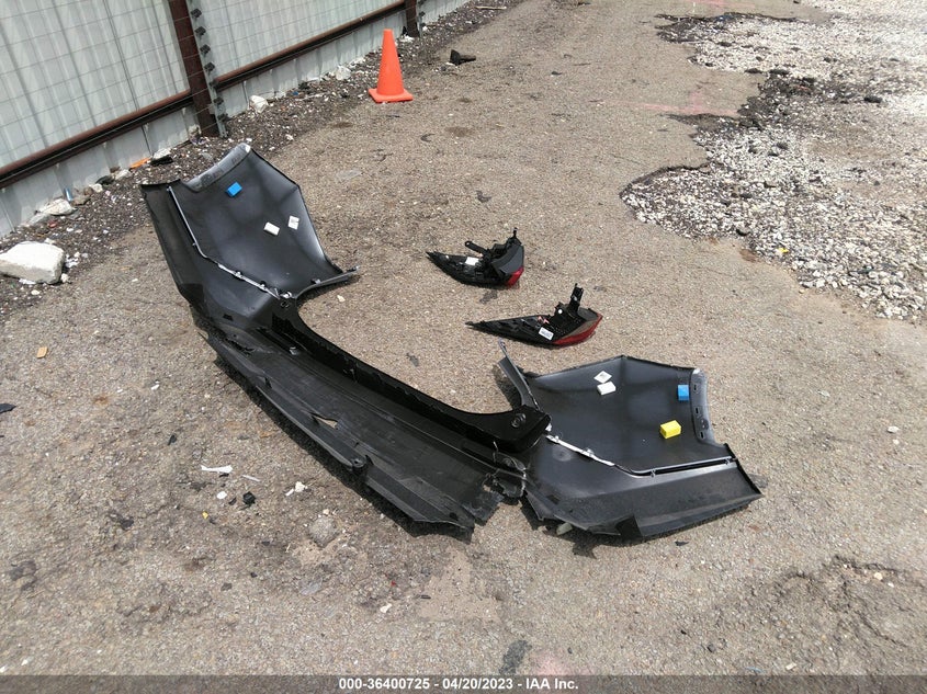 VIN 2T3W1RFV8NW221542 2022 TOYOTA RAV4 XLE