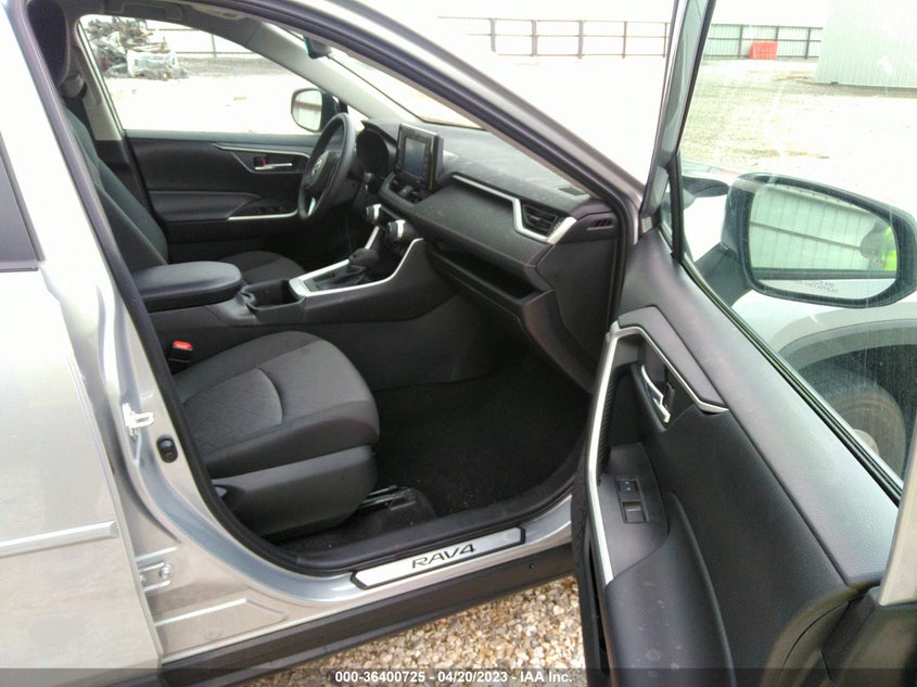 VIN 2T3W1RFV8NW221542 2022 TOYOTA RAV4 XLE