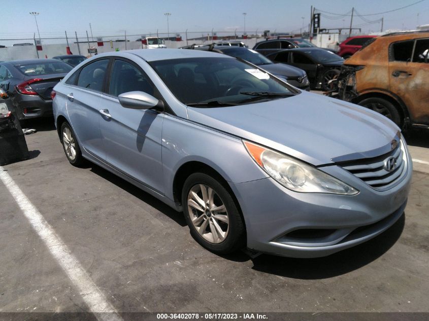 VIN 5NPEB4ACXDH737926 2013 HYUNDAI SONATA no.1