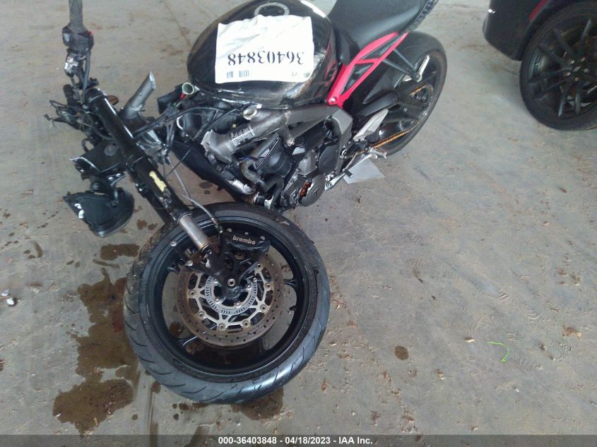 2022 TRIUMPH MOTORCYCLE STREET TRIPLE R SMTA534D4NTBB7865
