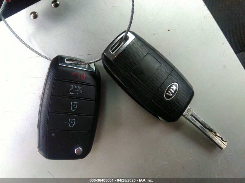 2016 KIA SOUL + - KNDJP3A58G7276312