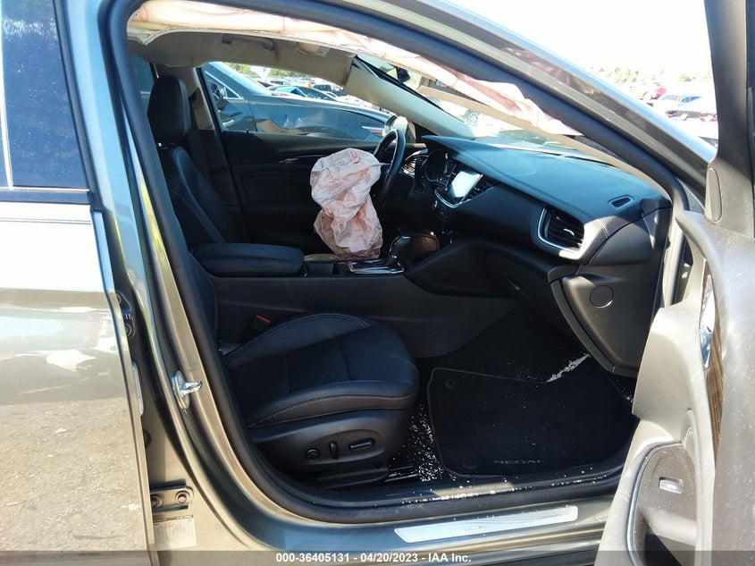 VIN W04GV8SX3K1004401 2019 BUICK REGAL TOURX ESSENCE