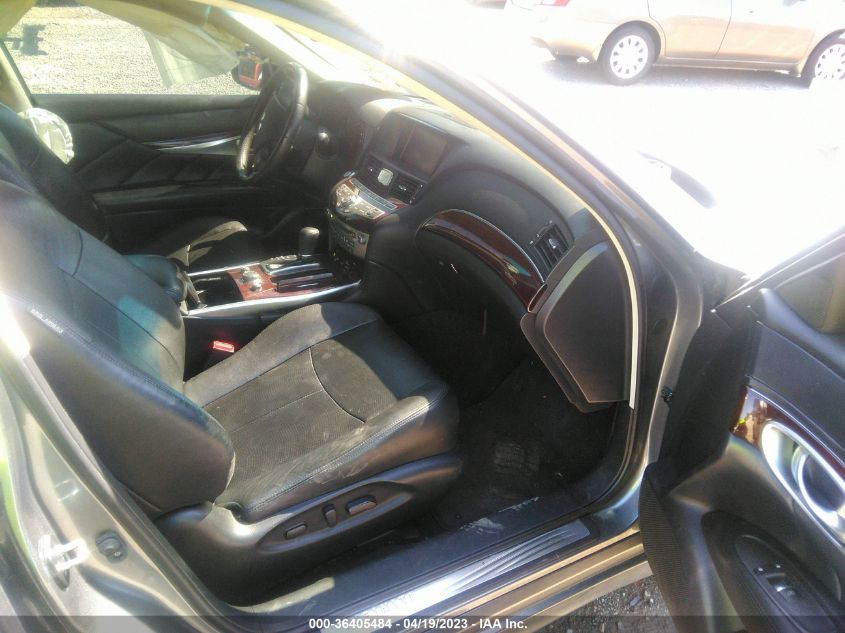 2018 INFINITI Q70 3.7 LUXE - JN1BY1AP9JM181227