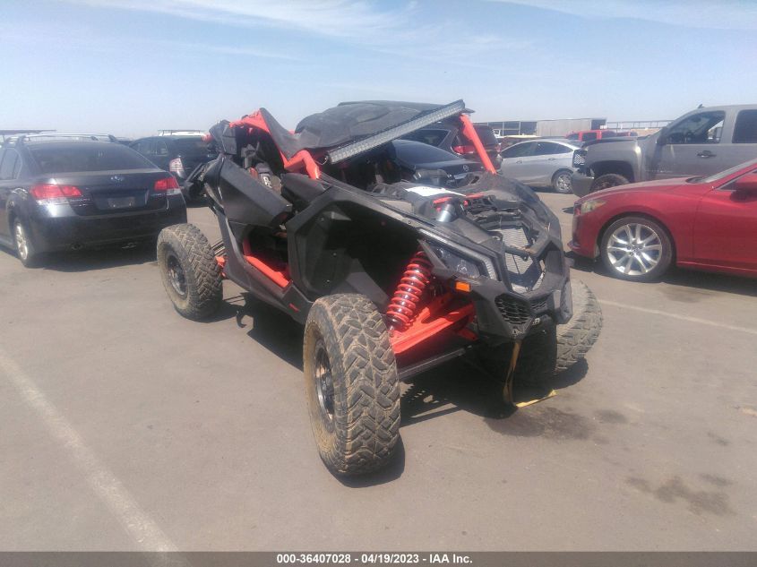 2017 CAN-AM MAVERICK X3 X RS TURBO R - 3JBVXAW23HK001327