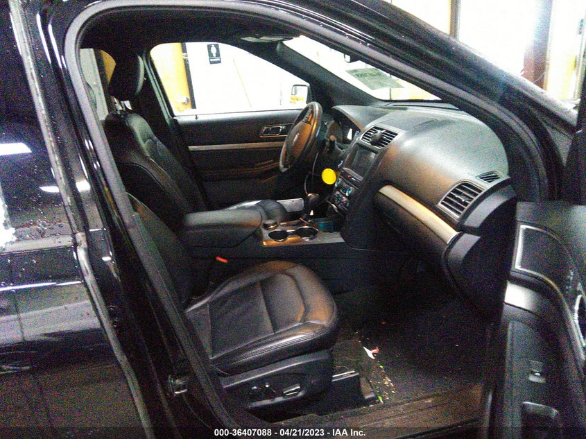 VIN 1FM5K8D83JGA13196 2018 FORD EXPLORER XLT