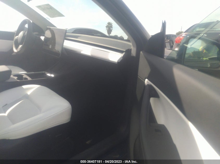 VIN 7SAYGDEE1NF511772 2022 TESLA MODEL Y LONG RANGE