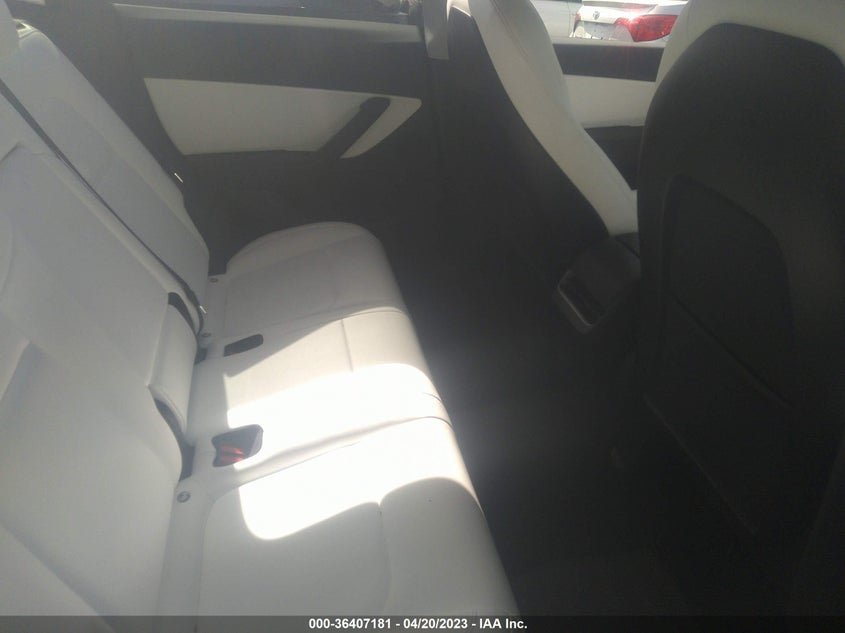 VIN 7SAYGDEE1NF511772 2022 TESLA MODEL Y LONG RANGE