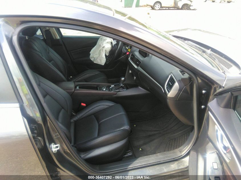 2018 MAZDA MAZDA3 4-DOOR TOURING 3MZBN1V34JM239839