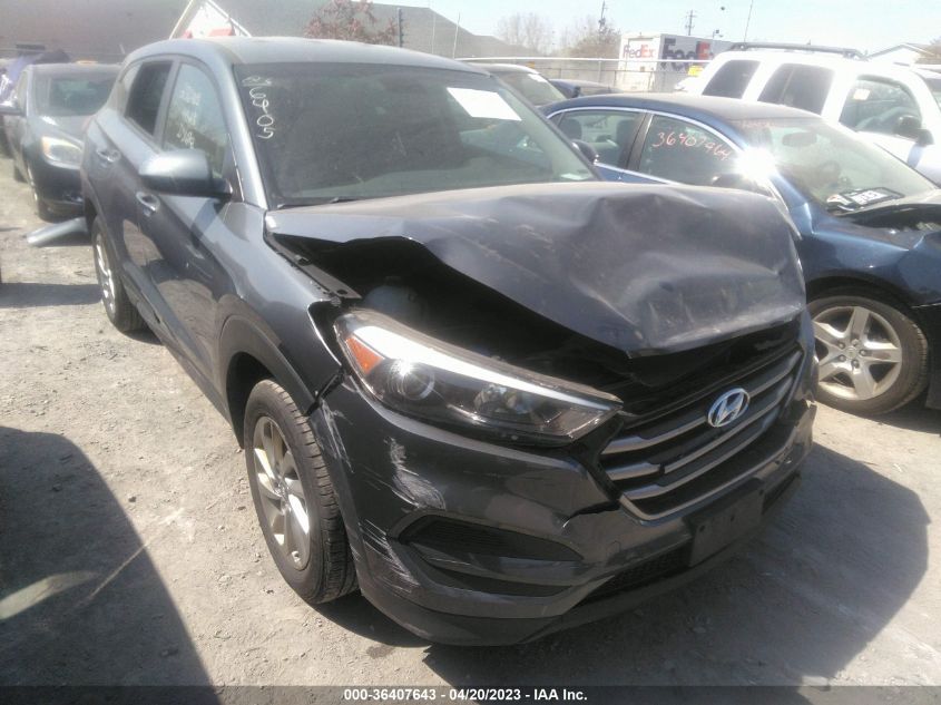 2017 HYUNDAI TUCSON SE - KM8J23A42HU565934