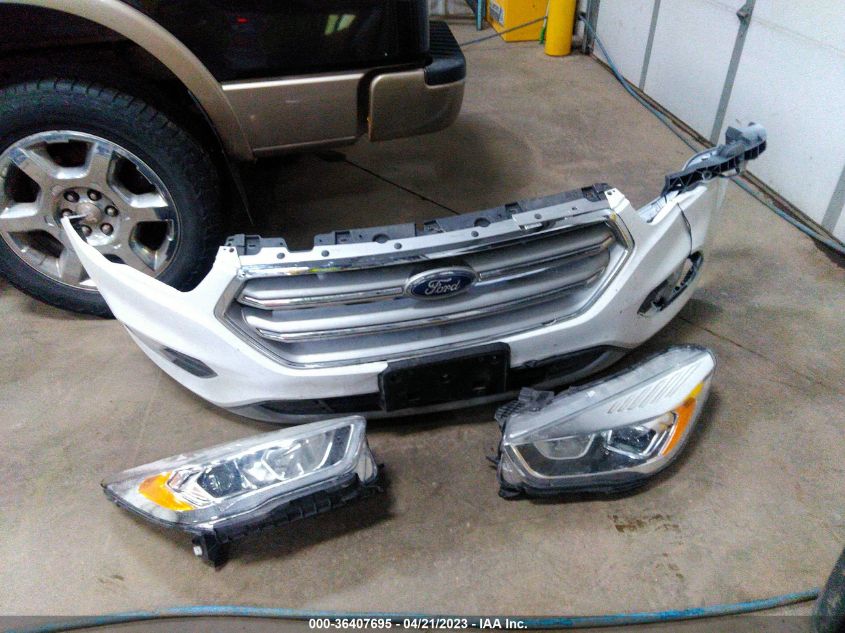 2017 FORD ESCAPE SE - 1FMCU9G9XHUD93676
