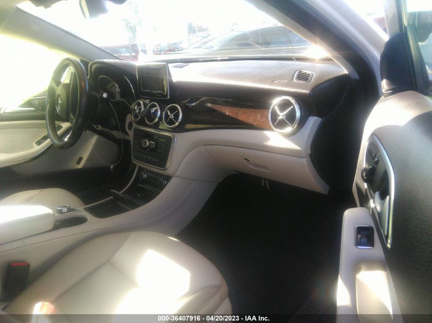 2015 MERCEDES-BENZ GLA-CLASS GLA 250 - WDCTG4EBXFJ122744