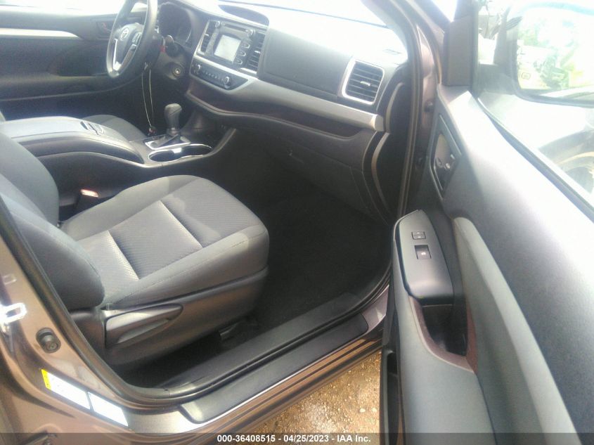 2019 TOYOTA HIGHLANDER LE - 5TDBZRFH7KS961680