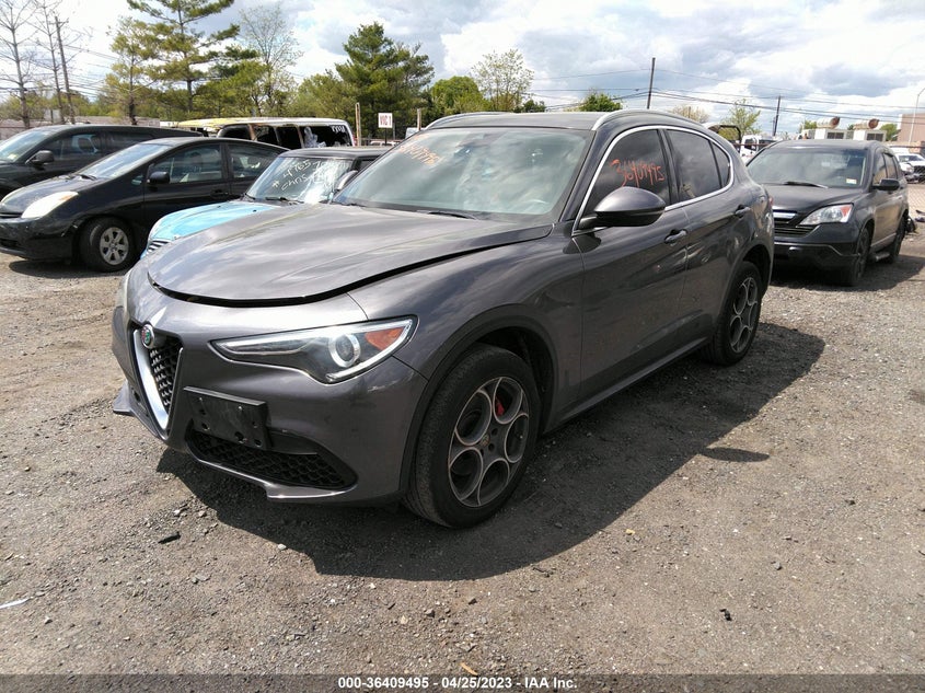 VIN ZASFAKAN4J7B83710 2018 ALFA ROMEO STELVIO
