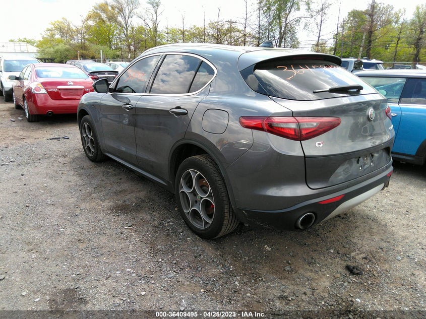 VIN ZASFAKAN4J7B83710 2018 ALFA ROMEO STELVIO