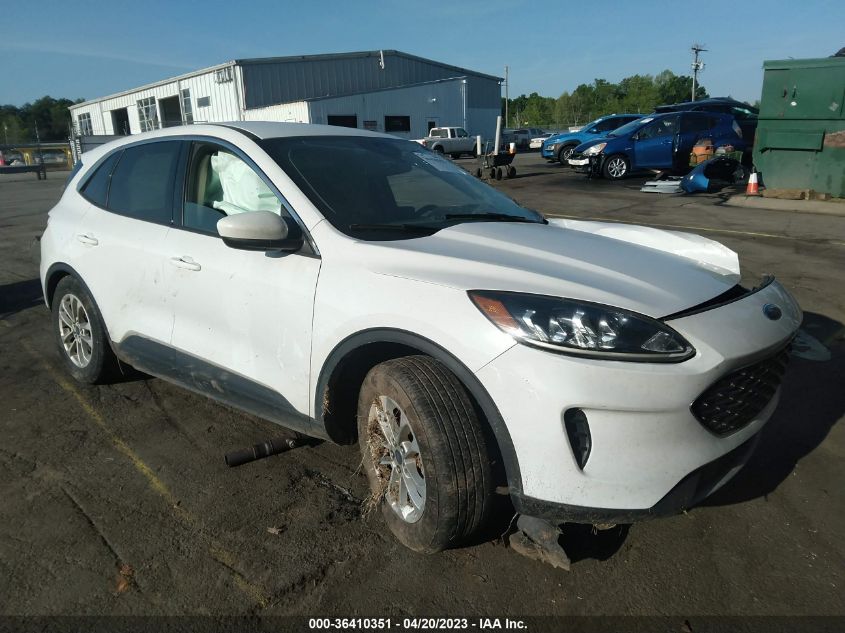 2020 FORD ESCAPE SE - 1FMCU0G68LUA67949