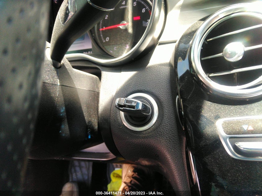 VIN 55SWF4JB0JU246676 2018 MERCEDES-BENZ C-CLASS C 300