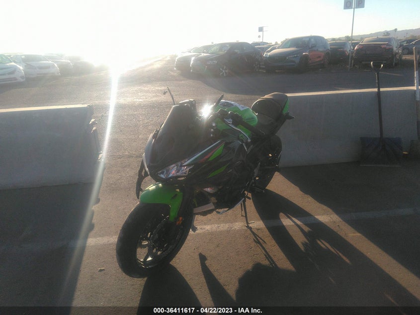 VIN ML5EXEM18NDA64284 2022 KAWASAKI EX650 M