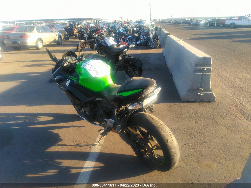 VIN ML5EXEM18NDA64284 2022 KAWASAKI EX650 M