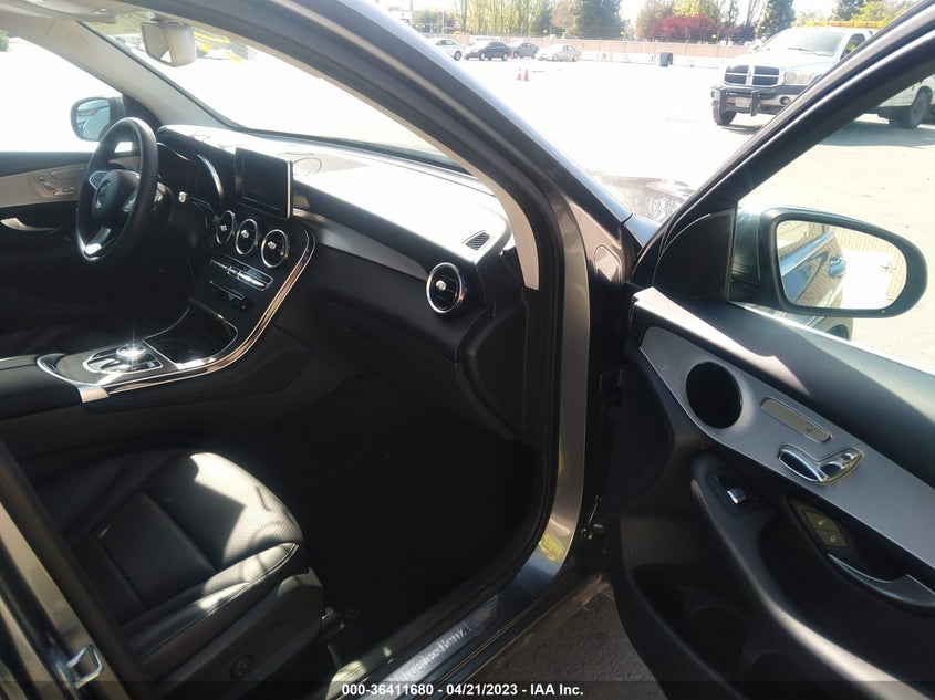 VIN WDC0G4KB5K1001587 2019 MERCEDES-BENZ GLC GLC 300