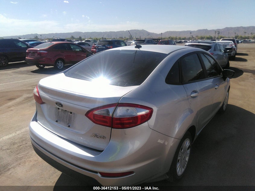 VIN 3FADP4AJ8JM117387 2018 FORD FIESTA S