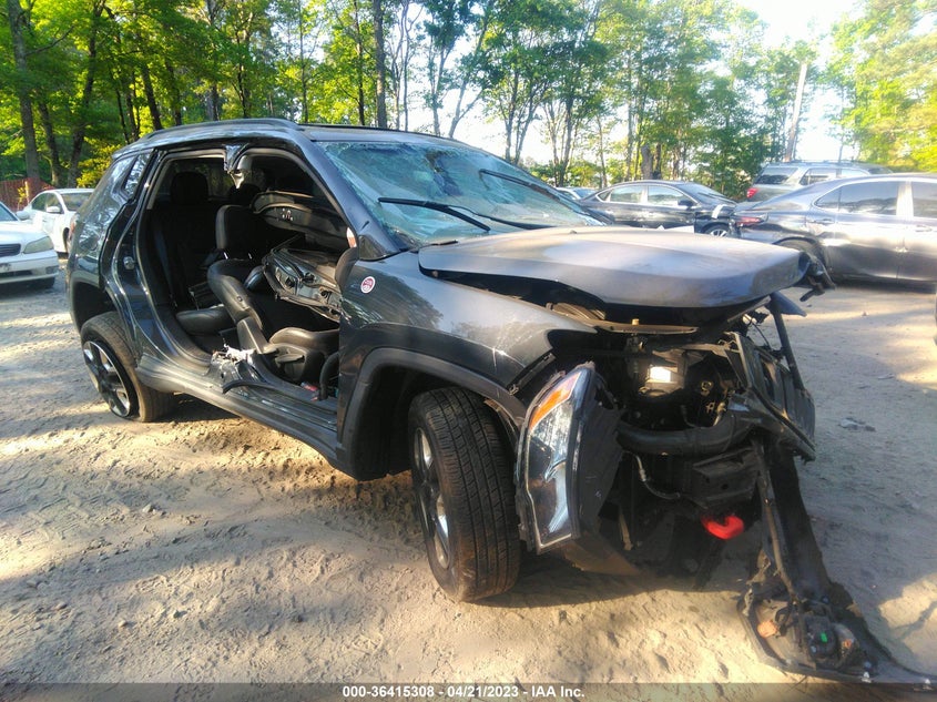 VIN 3C4NJDDB8JT163621 2018 JEEP COMPASS TRAILHAWK