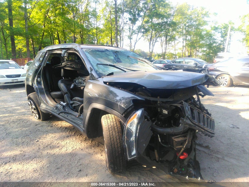 VIN 3C4NJDDB8JT163621 2018 JEEP COMPASS TRAILHAWK