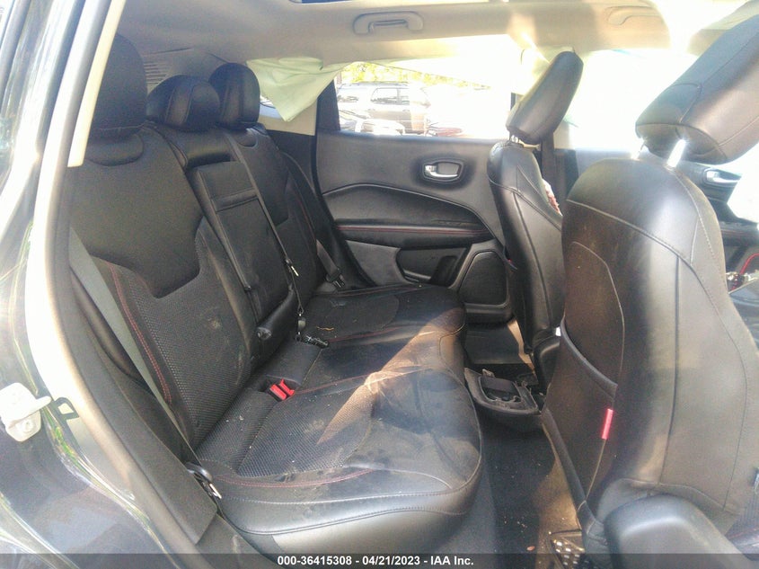 VIN 3C4NJDDB8JT163621 2018 JEEP COMPASS TRAILHAWK