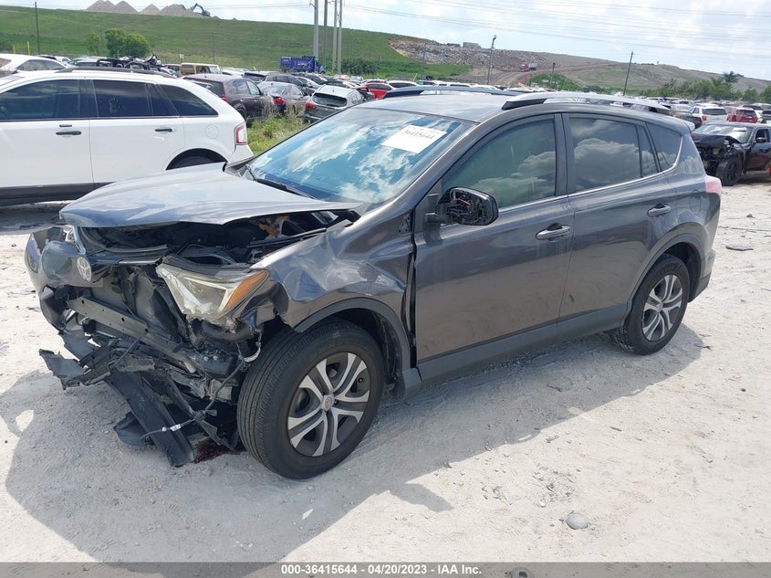 VIN JTMZFREV9JJ741578 2018 TOYOTA RAV4 LE