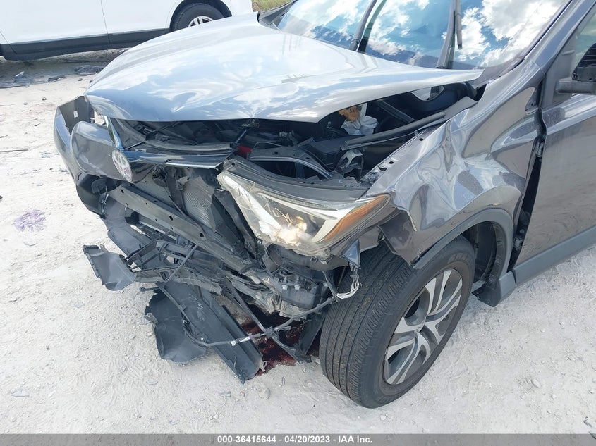 VIN JTMZFREV9JJ741578 2018 TOYOTA RAV4 LE