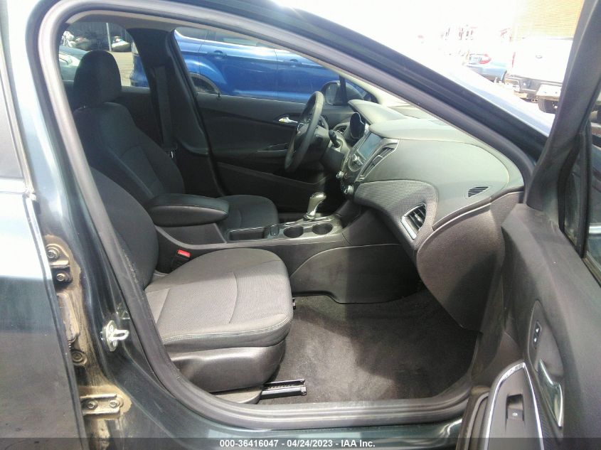 2018 CHEVROLET CRUZE LT - 1G1BE5SM2J7110847