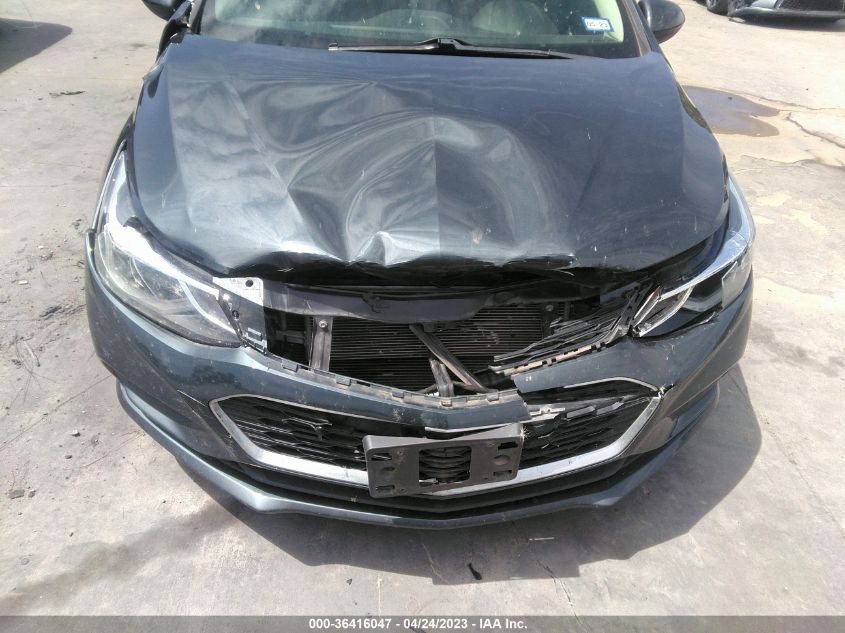 2018 CHEVROLET CRUZE LT - 1G1BE5SM2J7110847