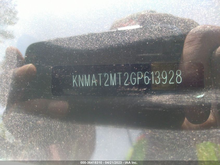 2016 NISSAN ROGUE S - KNMAT2MT2GP613928