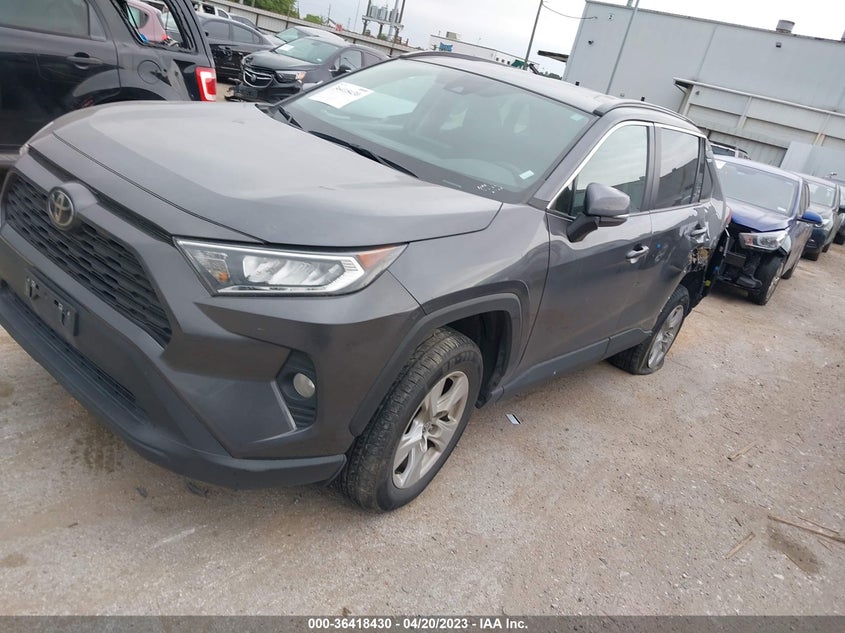 VIN 2T3P1RFV2MW180280 2021 TOYOTA RAV4 XLE