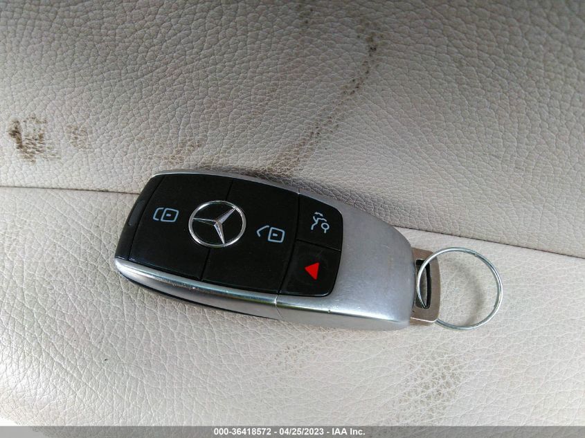 2019 MERCEDES-BENZ E-CLASS E 300 - WDDZF4JB1KA582139