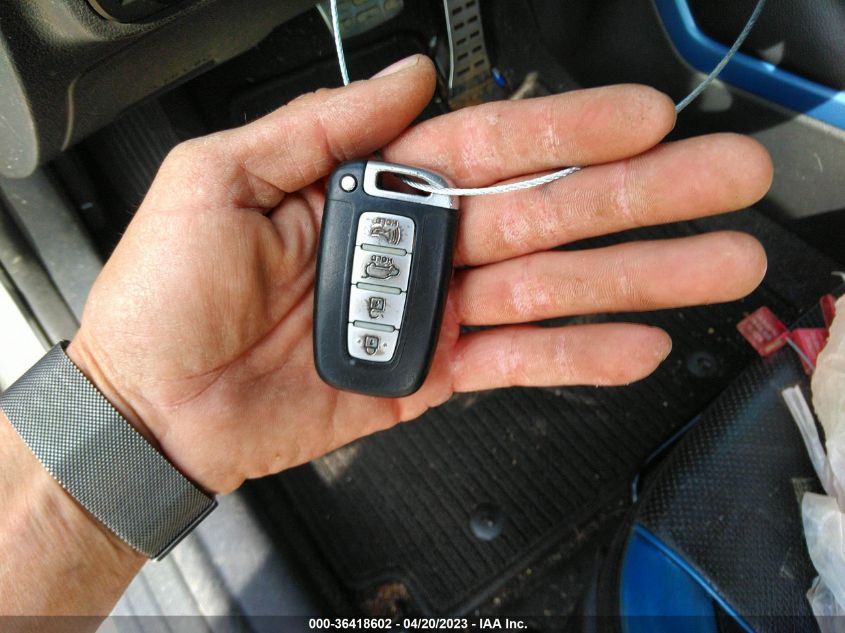 2013 HYUNDAI VELOSTER TURBO W/BLUE INT - KMHTC6AE3DU163219