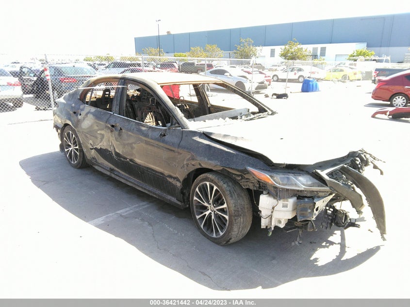 TOYOTA CAMRY HYBRID SE 2020