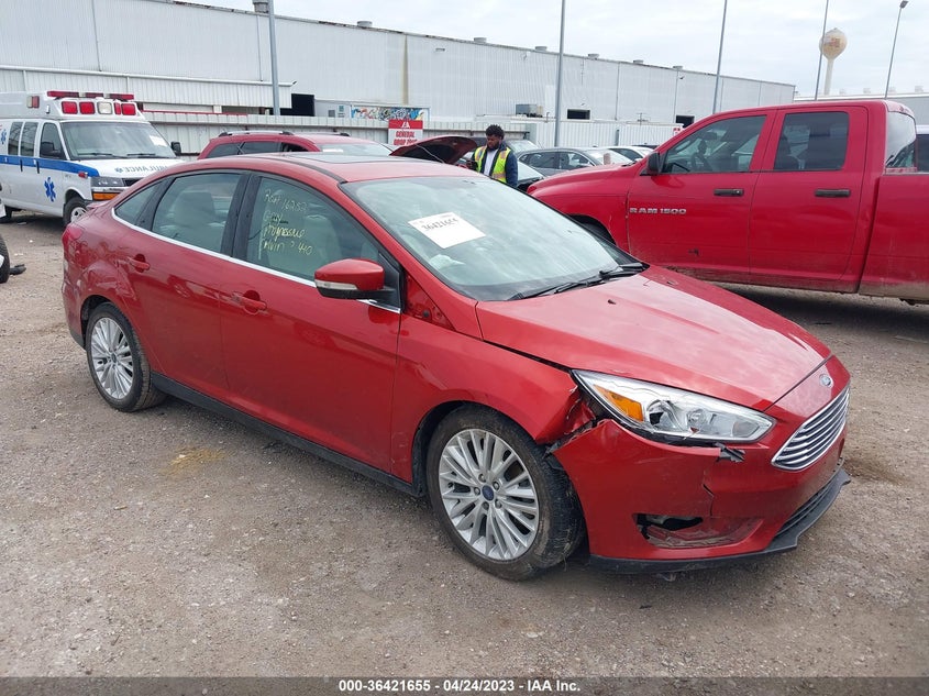 VIN 1FADP3J23JL271784 2018 FORD FOCUS TITANIUM
