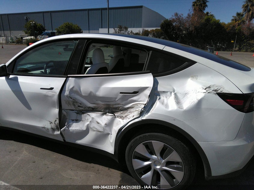 VIN 7SAYGDEE6PF622594 2023 TESLA MODEL Y LONG RANGE