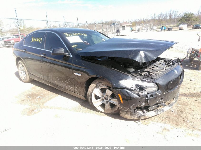2013 BMW 5 SERIES 528I XDRIVE - WBAXH5C50DD112014