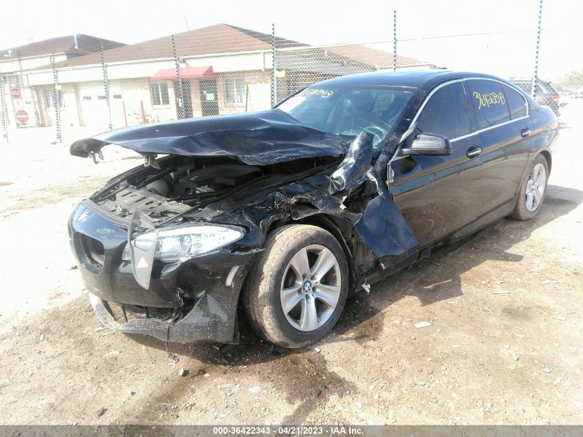 2013 BMW 5 SERIES 528I XDRIVE - WBAXH5C50DD112014