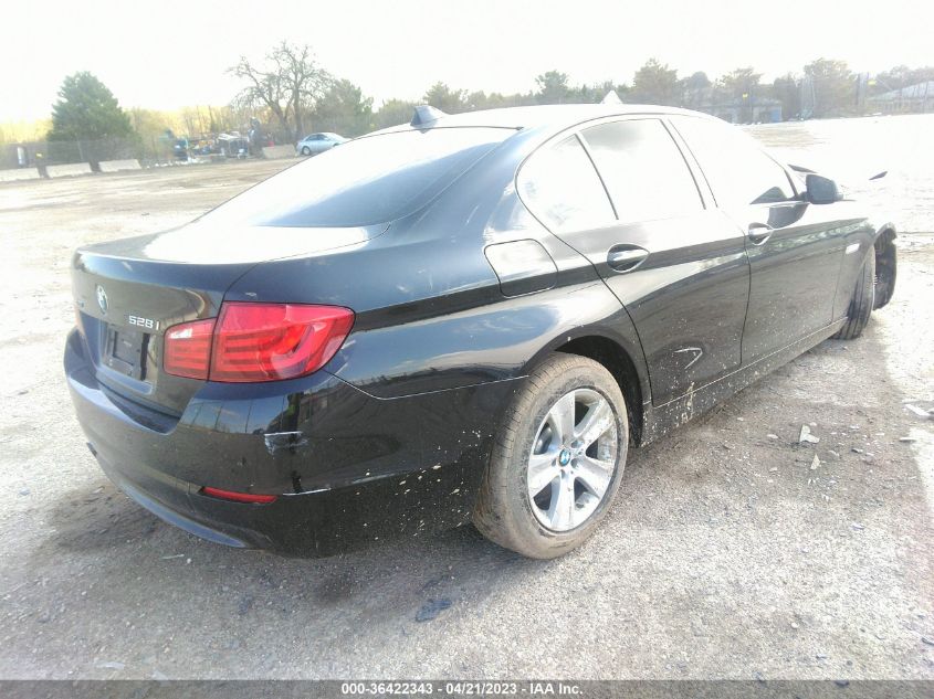 2013 BMW 5 SERIES 528I XDRIVE - WBAXH5C50DD112014