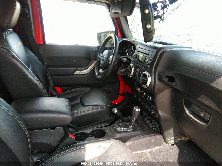 2015 JEEP WRANGLER UNLIMITED SAHARA - 1C4BJWEG3FL556292