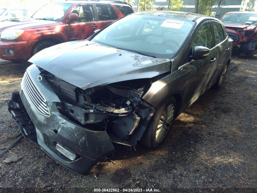 VIN 1FADP3J27JL280956 2018 FORD FOCUS TITANIUM